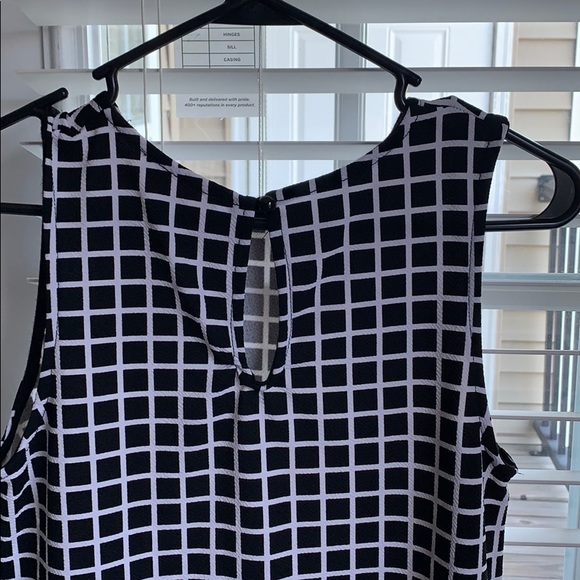 Short checkered sheath dress - Picture 3 of 3